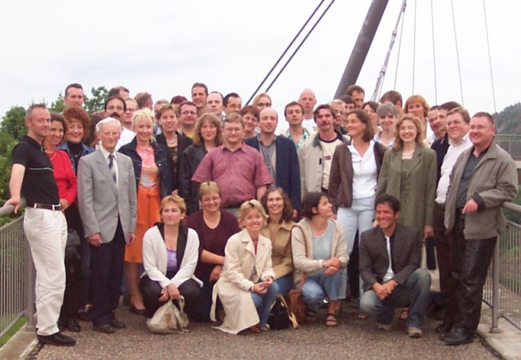 Gemeinschaftsfoto auf der Brücke